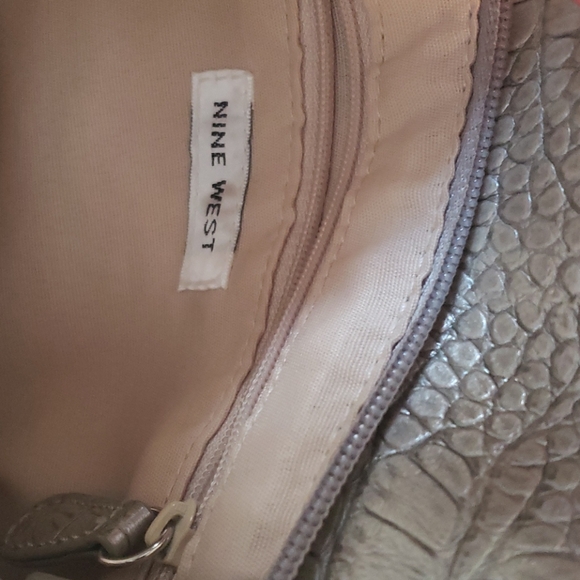 Handbag - Picture 5 of 5